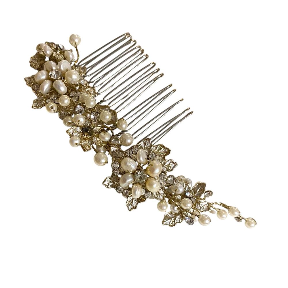 Beautiful Silver Toned Bridal Wedding Rhinestone Faux Pearl Hair Comb Accessory